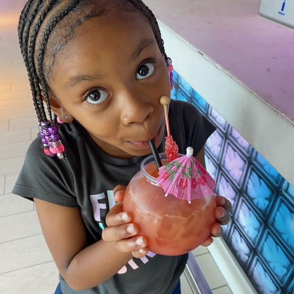 Meet your Posher, Sheldon - Picture 9 of 16